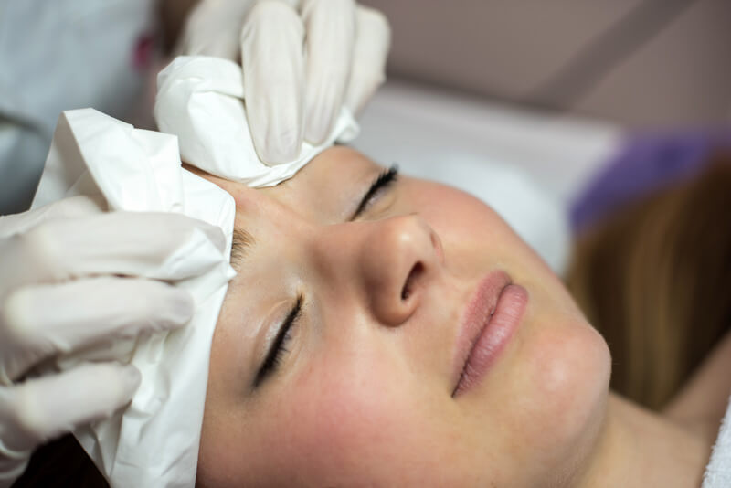 Facial Treatment to Unclog Pores