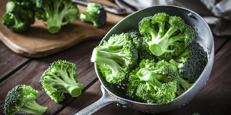 foods-with-vitamin-e foods-with-vitamin-e, raw cut up broccoli florets